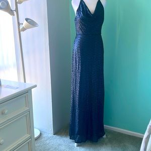 Flattering evening dress in navy